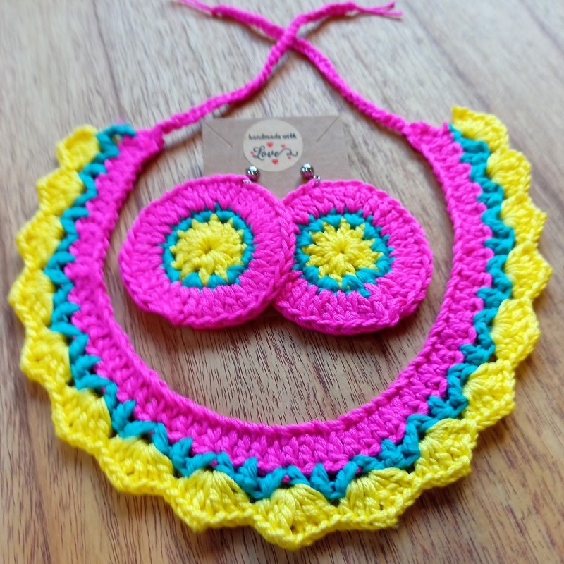 Conjunto Gargantilla + Pendientes Crochet Tricolor